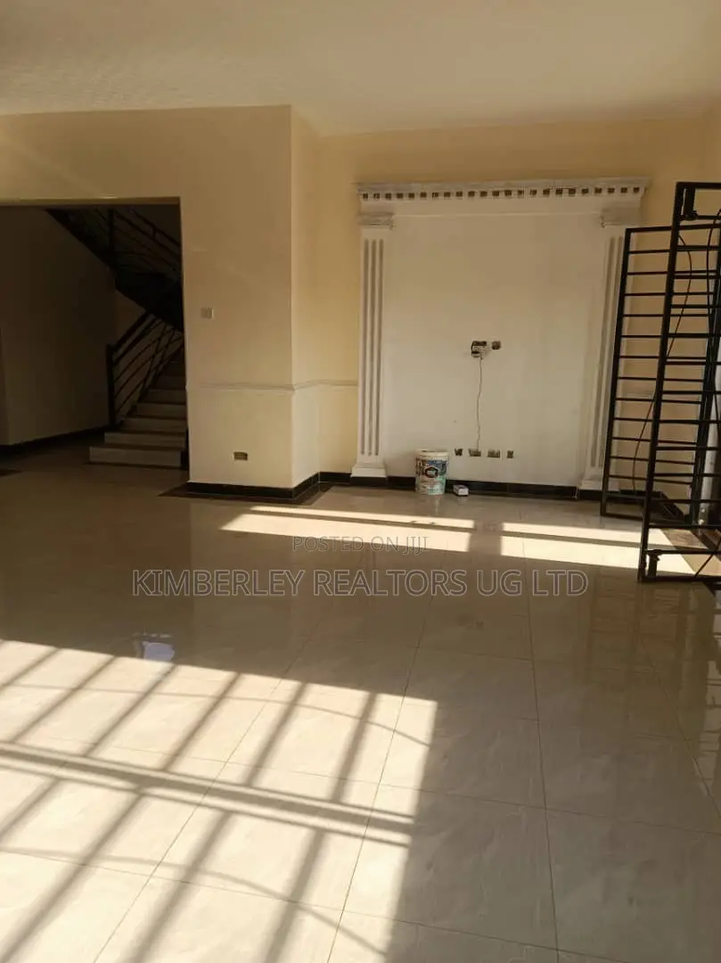 4bdrm House in Division A for sale