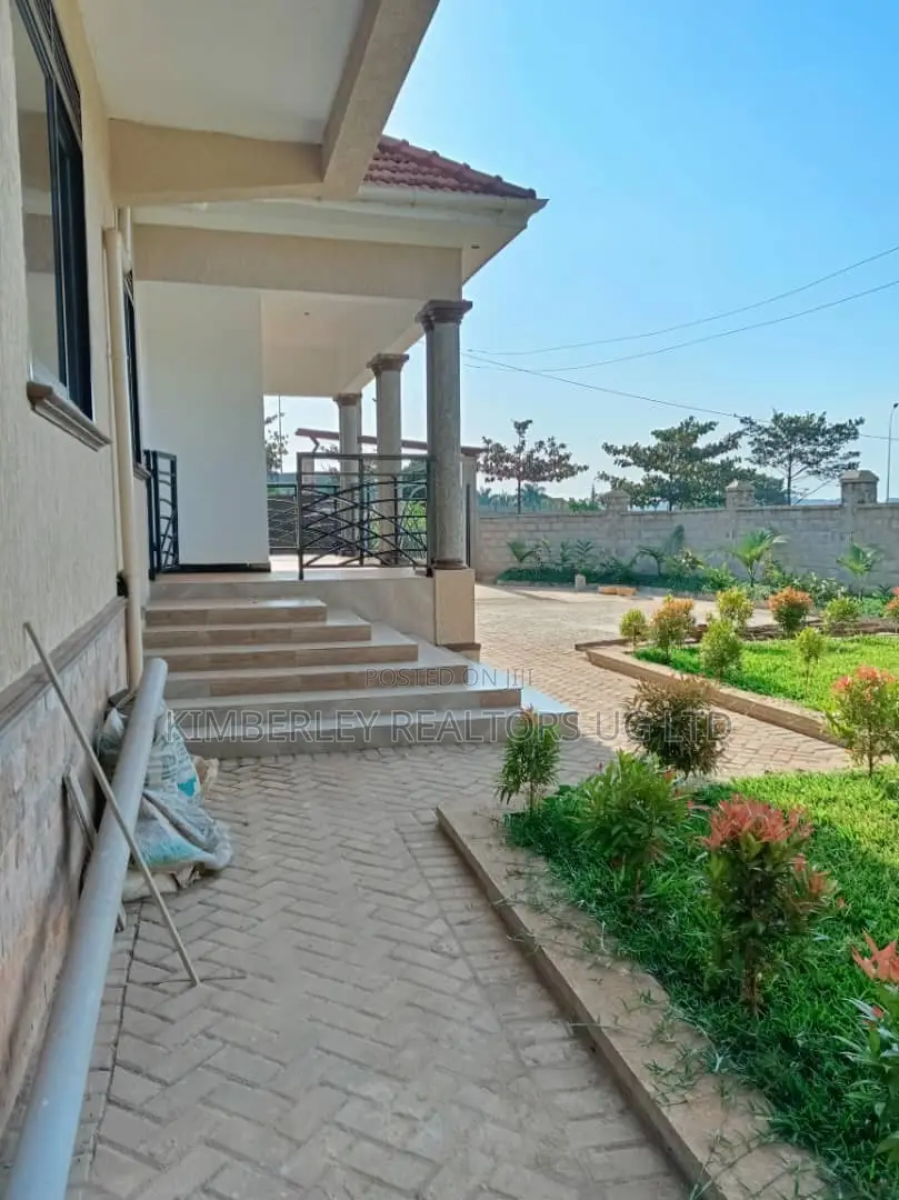 4bdrm House in Division A for sale