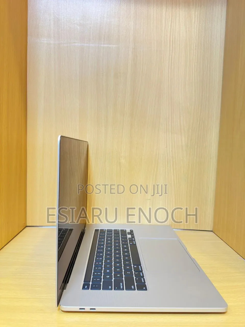 New Laptop Apple MacBook Pro 2019 16GB Intel Core i7 SSD 512GB