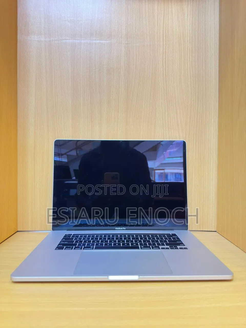 New Laptop Apple MacBook Pro 2019 16GB Intel Core i7 SSD 512GB