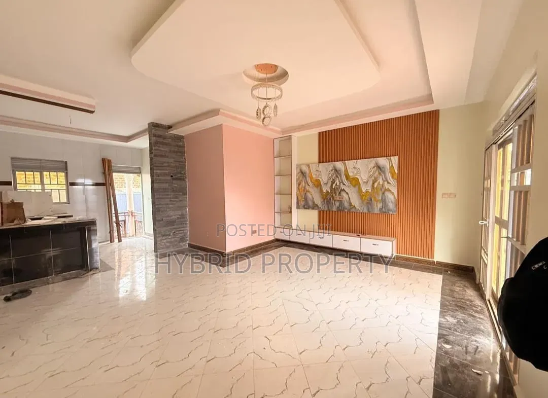 4bdrm House in Nansana Along Hoima for sale