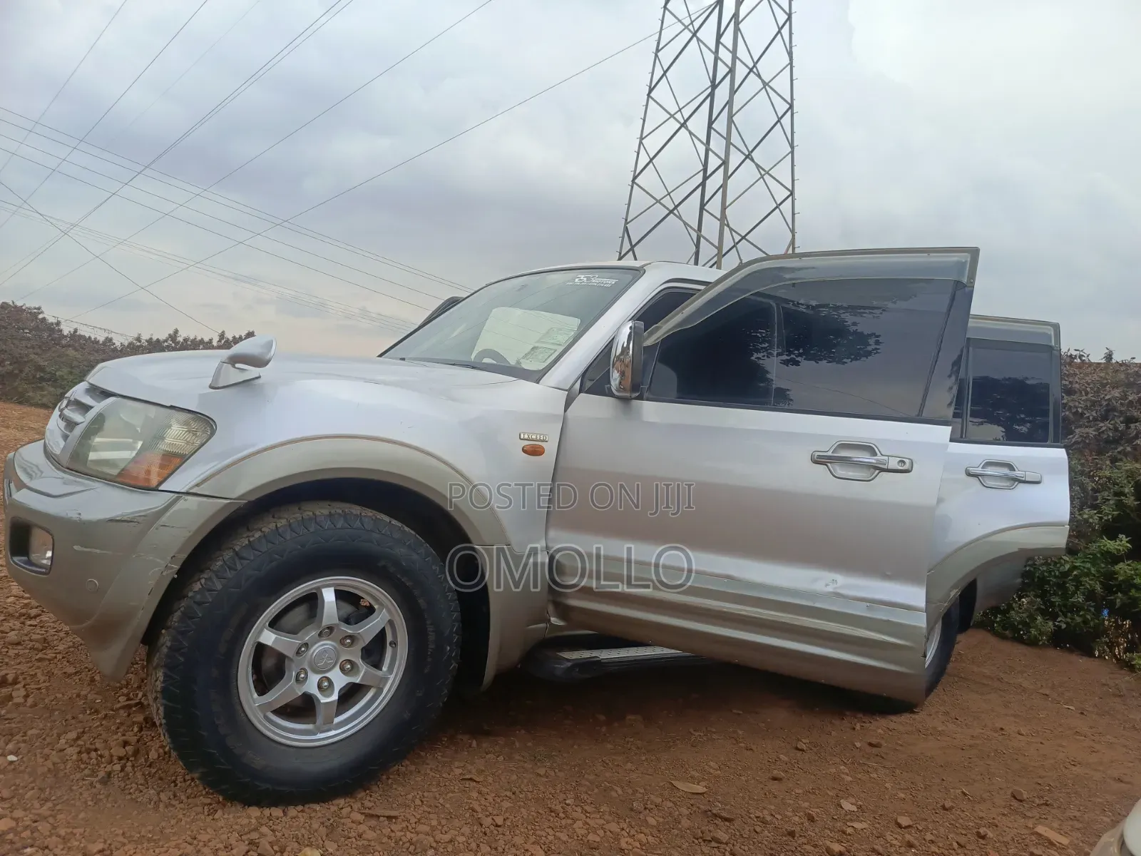 Mitsubishi Pajero 2000 Silver