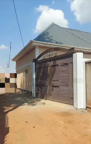 8bdrm Apartment in Namirembe~Mengo, Rubaga for sale
