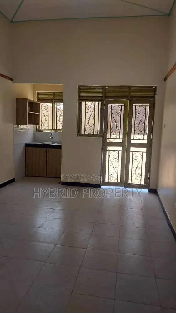 8bdrm Apartment in Namirembe~Mengo, Rubaga for sale