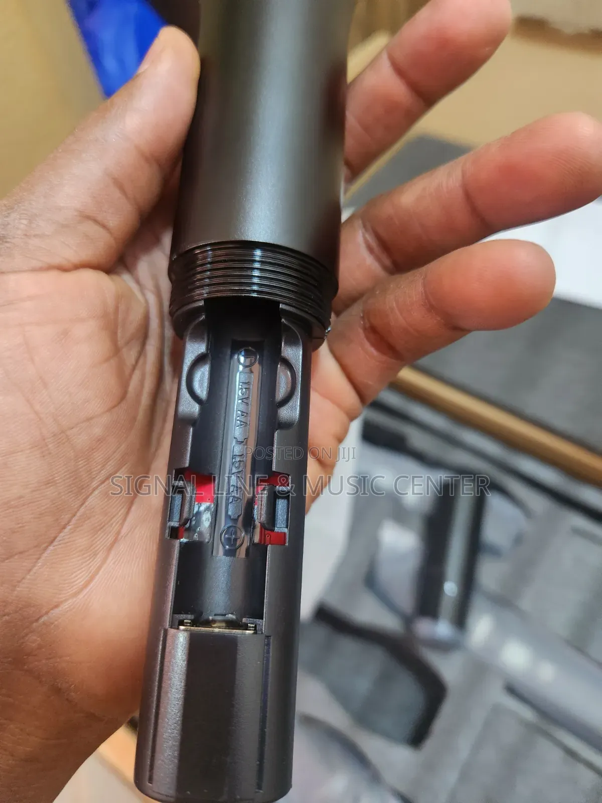 Shure 4 Wireless Microphone Uhf