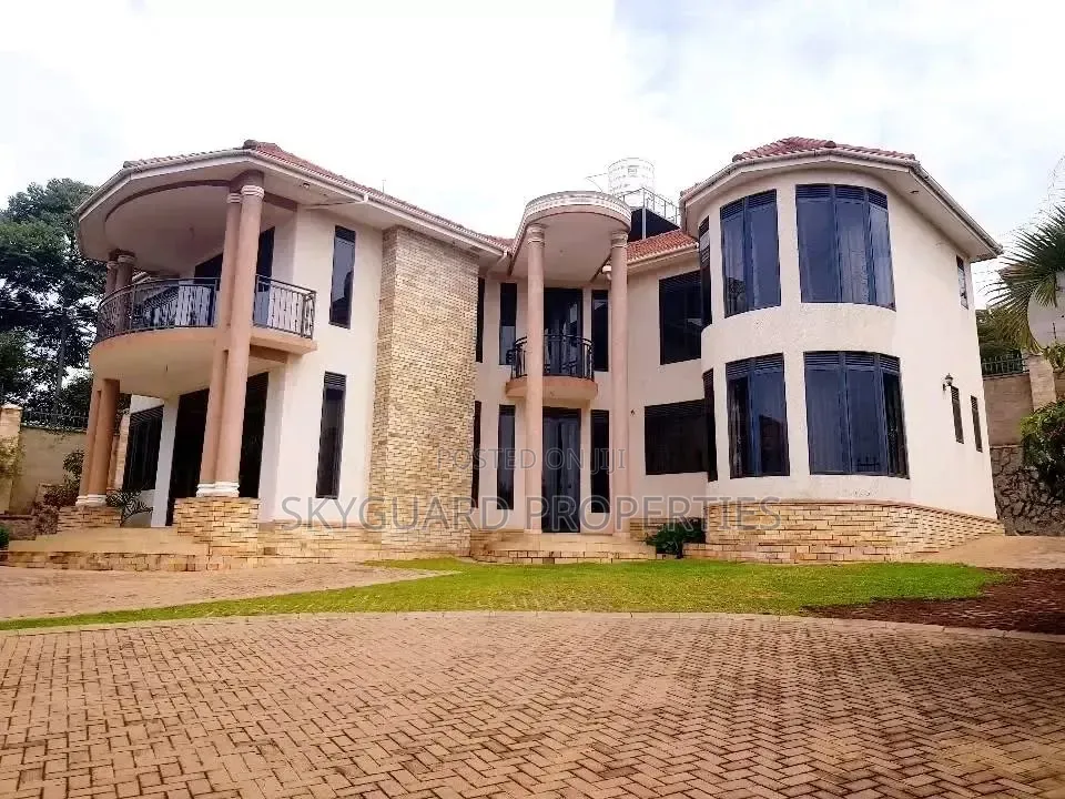 6bdrm Mansion in Bunga, Central Division for rent