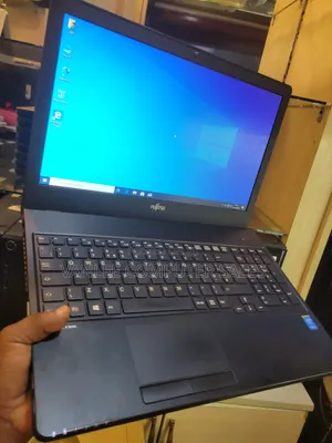 Laptop Fujitsu Lifebook A555 4GB Intel Core i5 HDD+SSD 320GB