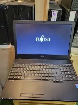 Laptop Fujitsu Lifebook A555 4GB Intel Core i5 HDD+SSD 320GB