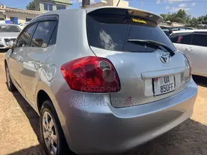 Toyota Auris 2010 Silver