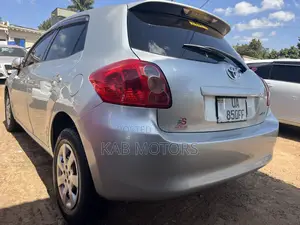 Toyota Auris 2010 Silver