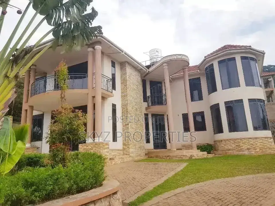 6bdrm Mansion in Bunga, Central Division for rent
