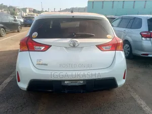 Toyota Auris 2013 White