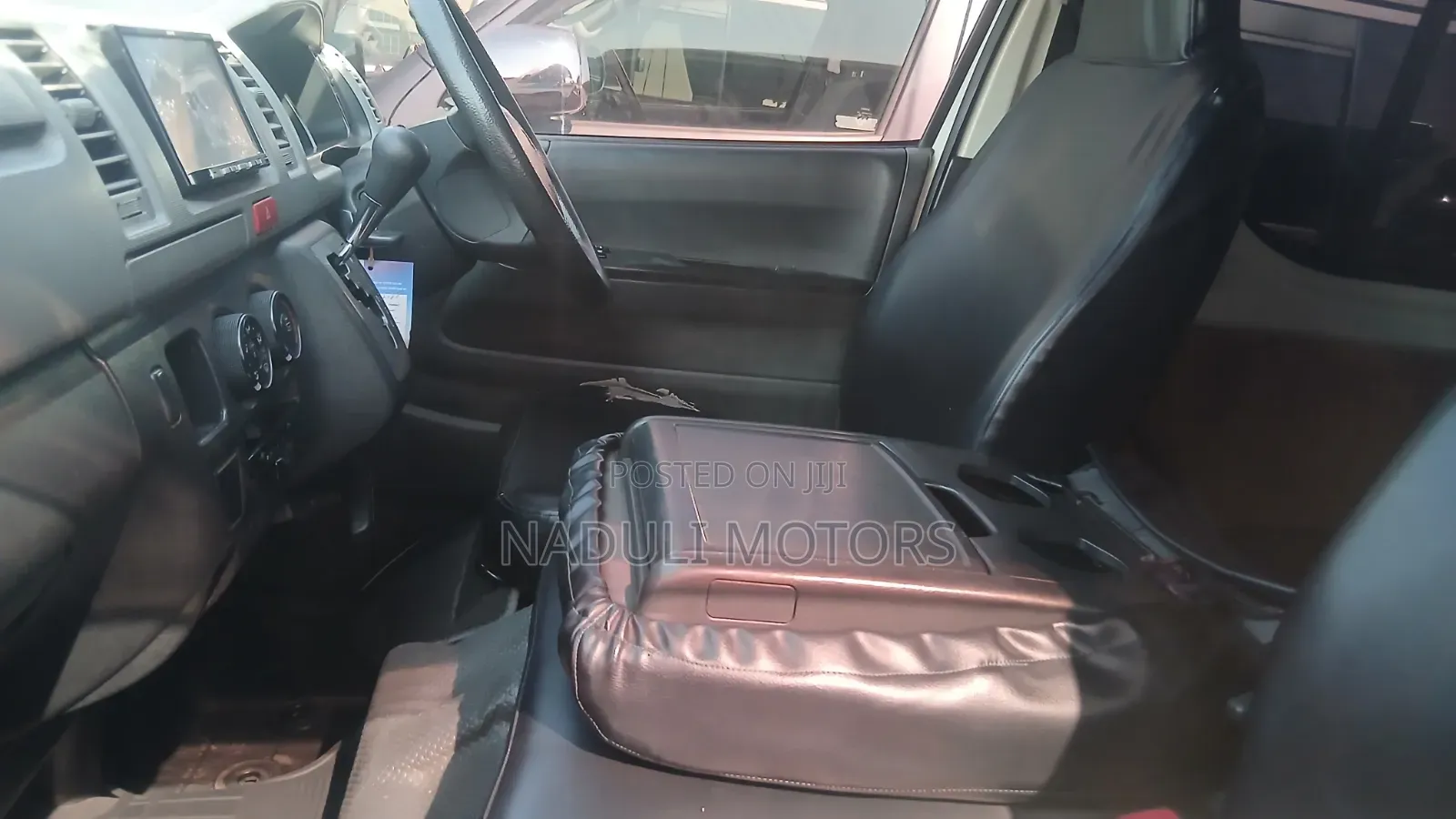 Toyota HiAce 2010 White