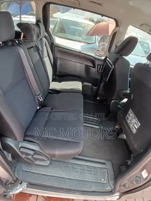 Toyota Noah 2016 Gray