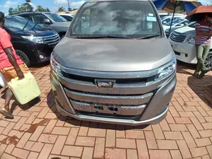 Toyota Noah 2016 Gray