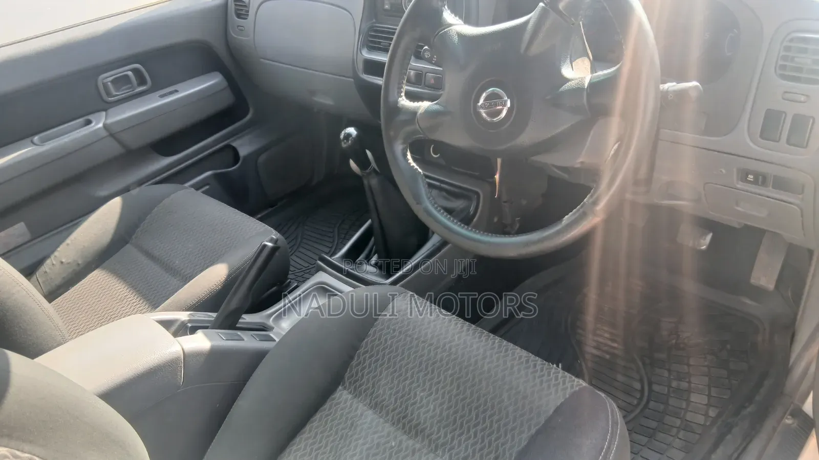 Nissan Hardbody 2008 White