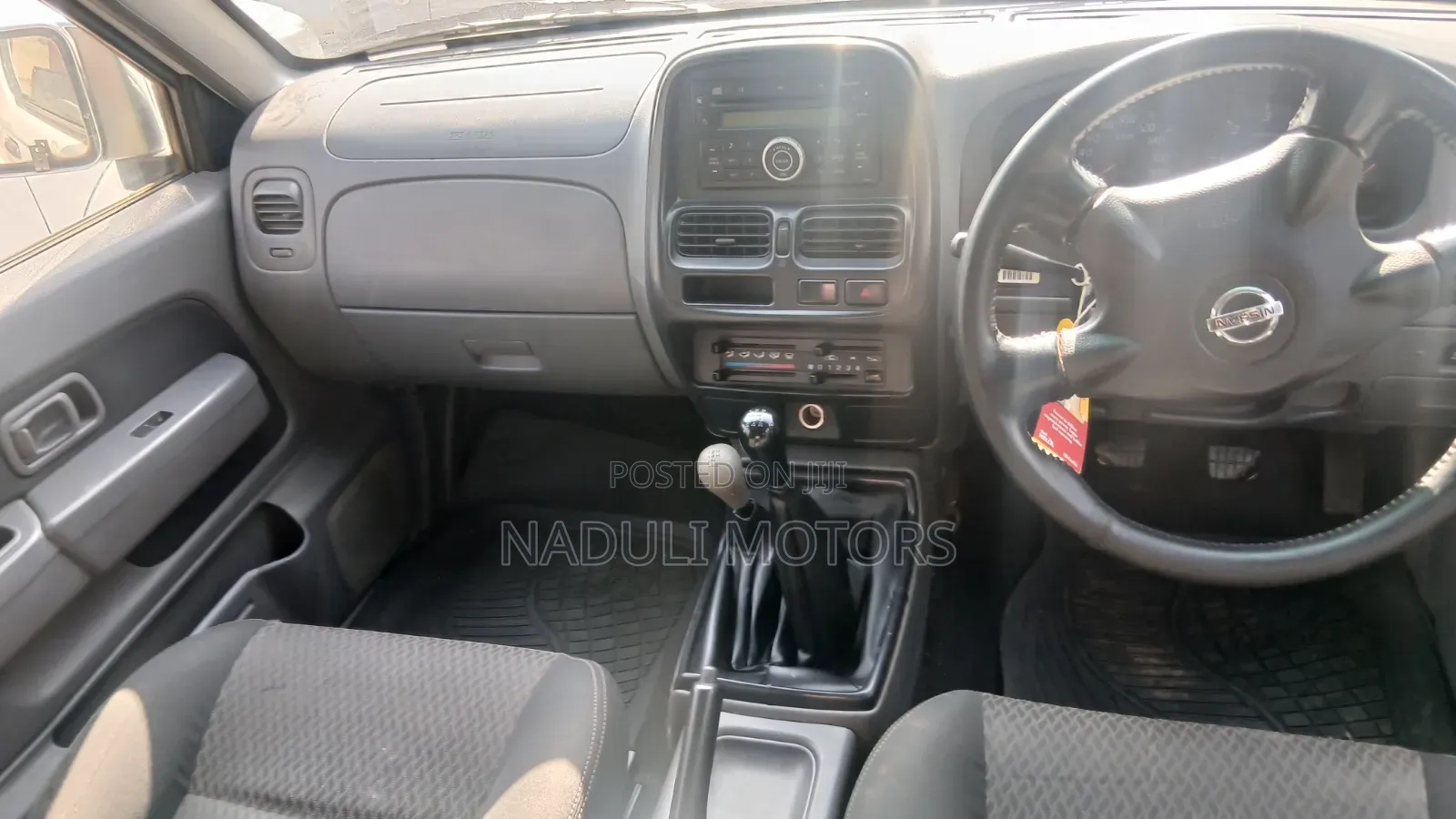 Nissan Hardbody 2008 White