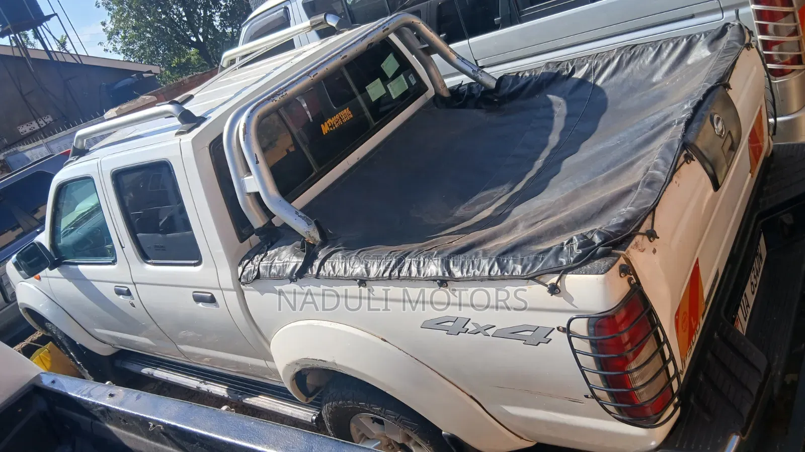 Nissan Hardbody 2008 White