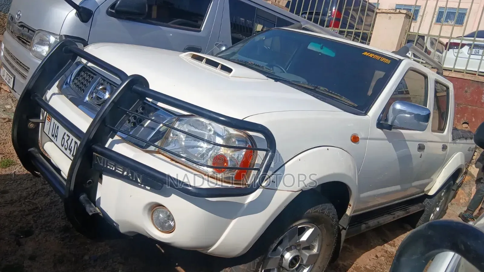 Nissan Hardbody 2008 White