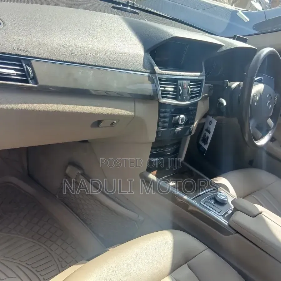 Mercedes-Benz E300 2011