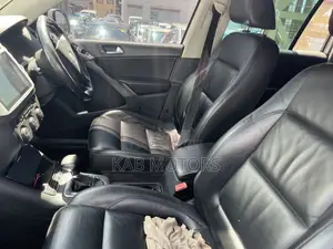 Volkswagen Tiguan S 4Motion 2010 Black