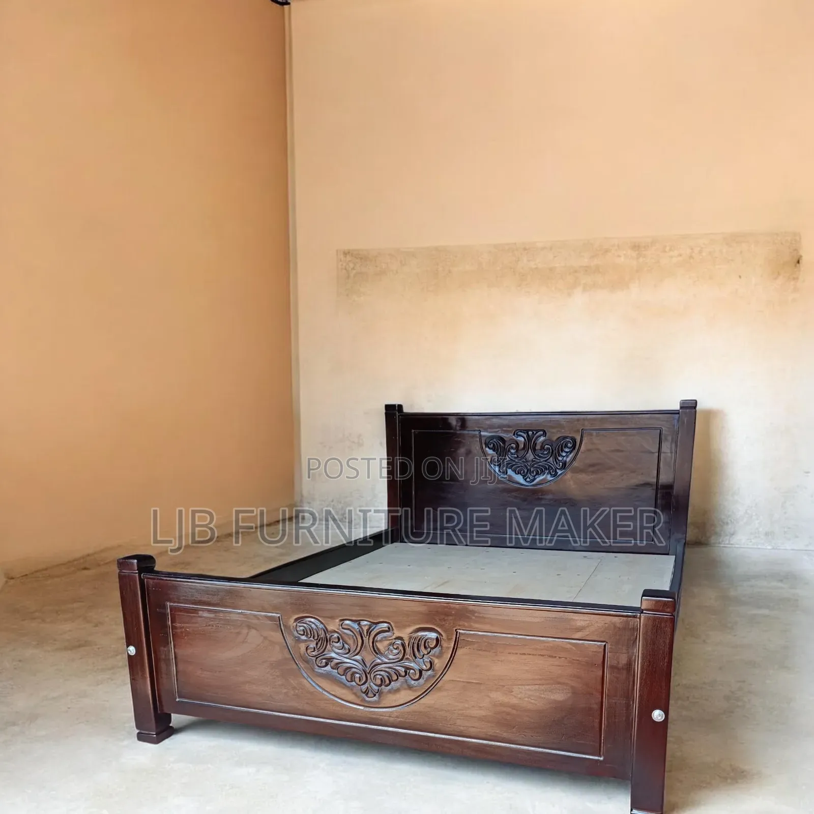 Muvule Bed