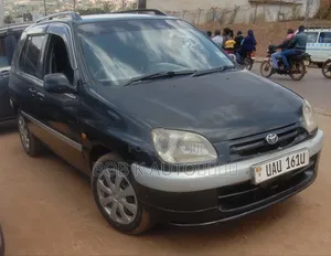 Toyota Raum 2000 Black