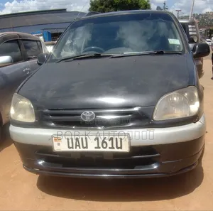 Toyota Raum 2000 Black