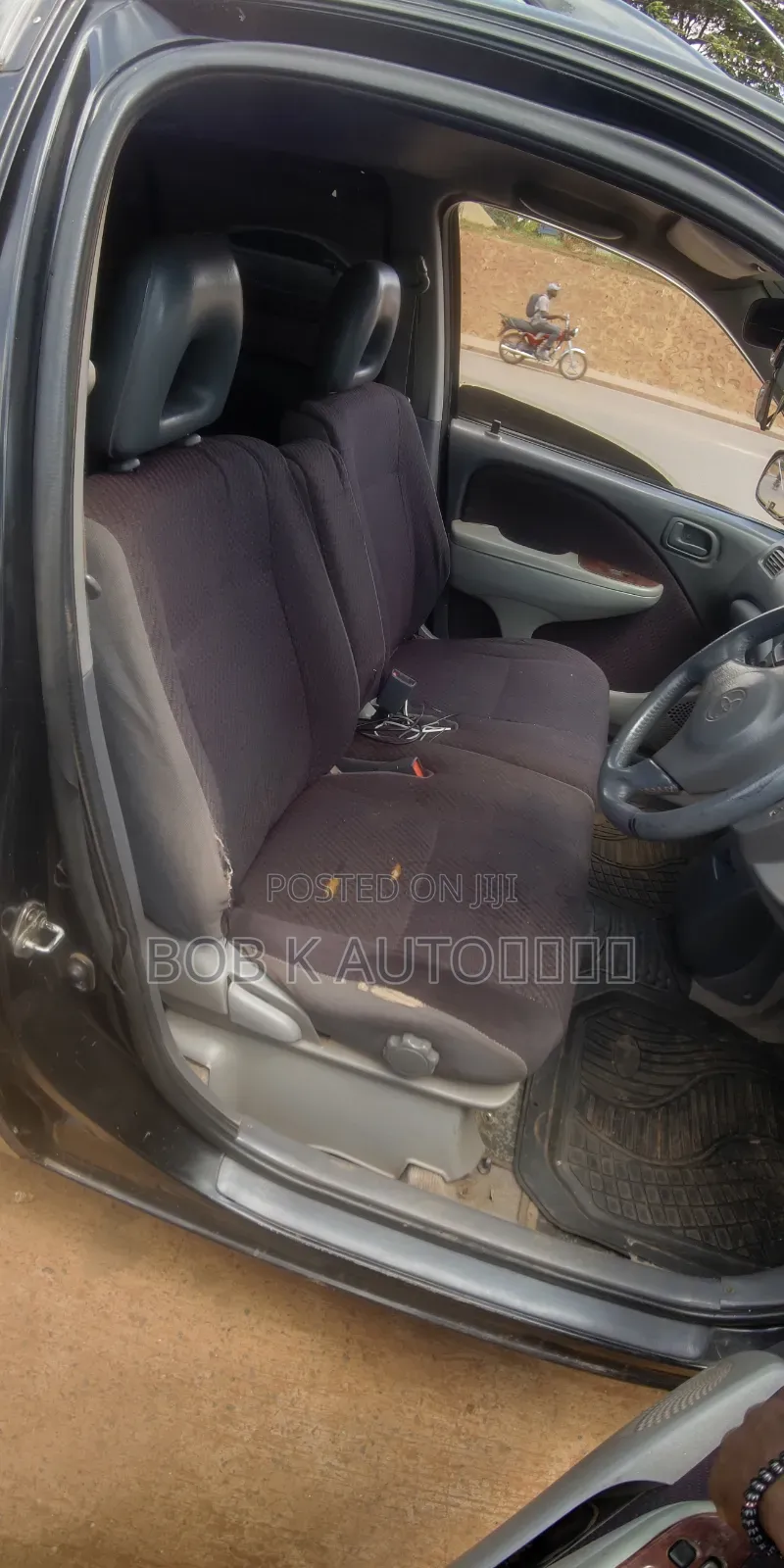 Toyota Raum 2000 Black