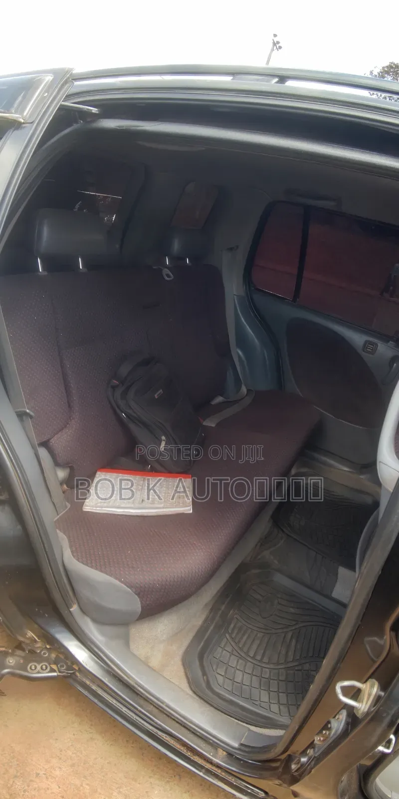 Toyota Raum 2000 Black