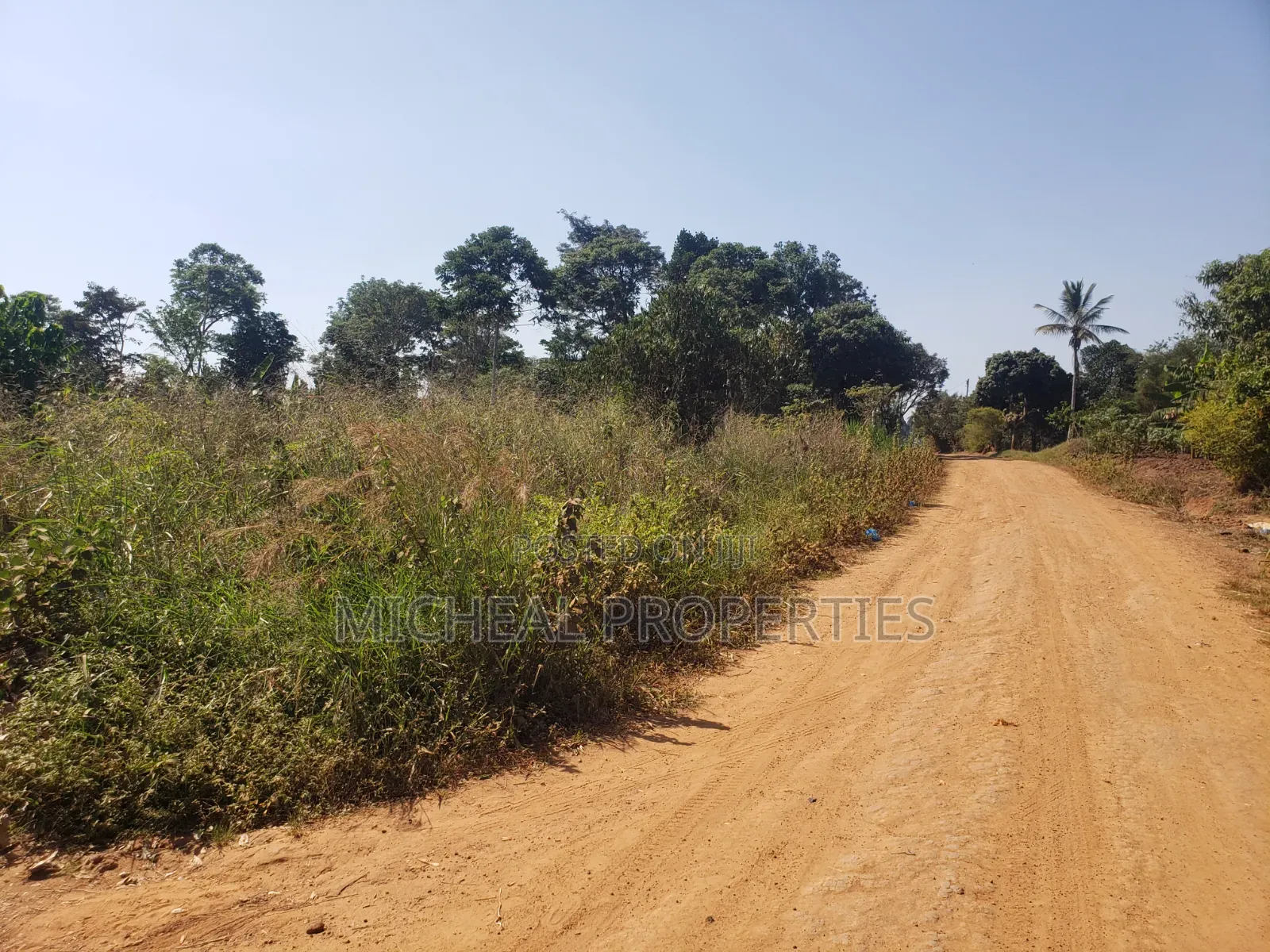 2acres for Sell Buwambo Lugo at 250m