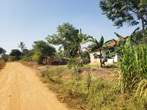 2acres for Sell Buwambo Lugo at 250m