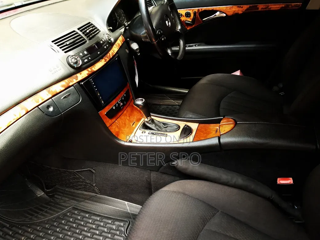 Mercedes-Benz E300 2007 Black