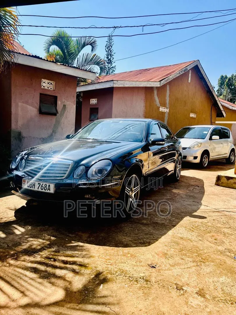 Mercedes-Benz E300 2007 Black