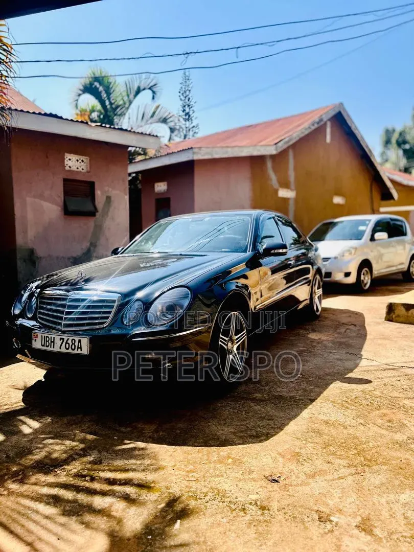 Mercedes-Benz E300 2007 Black