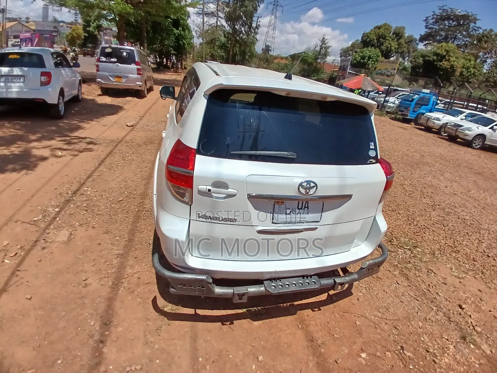 Toyota Vanguard 2011 White