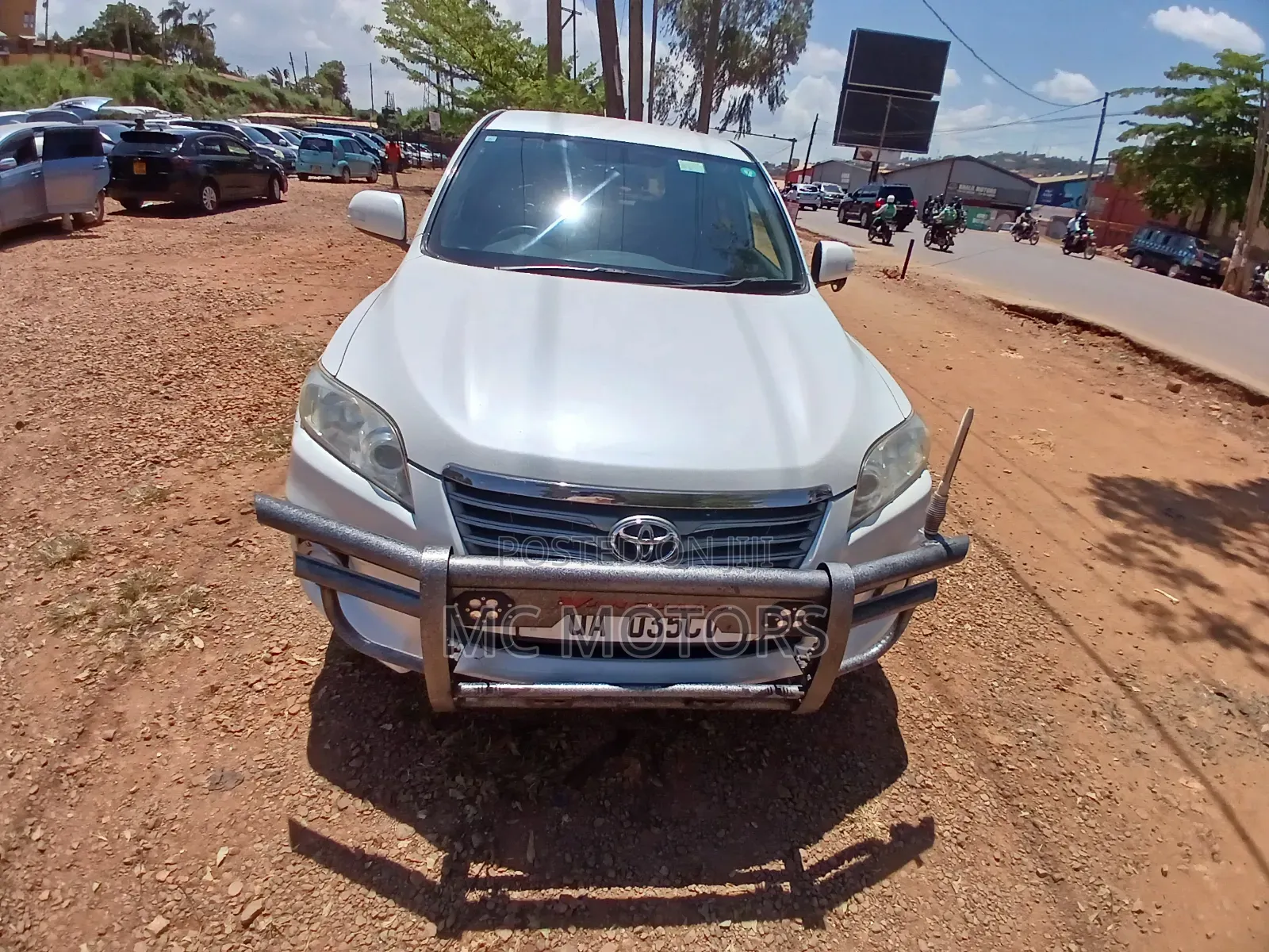 Toyota Vanguard 2011 White