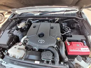 Toyota Fortuner 2021 Silver