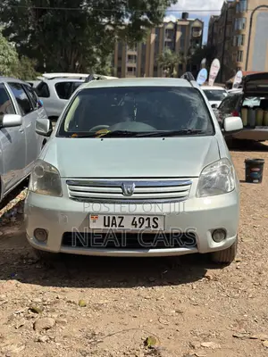 Toyota Raum 2007 Green