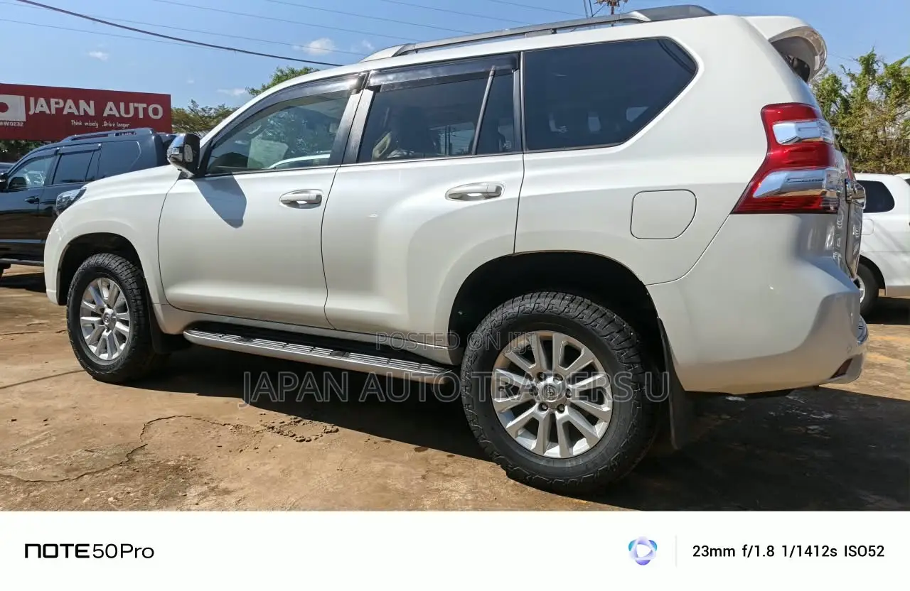 Toyota Land Cruiser 2017 White