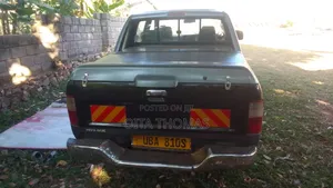 Toyota Hilux 2001 Black
