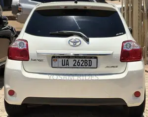 Toyota Auris 2011 White