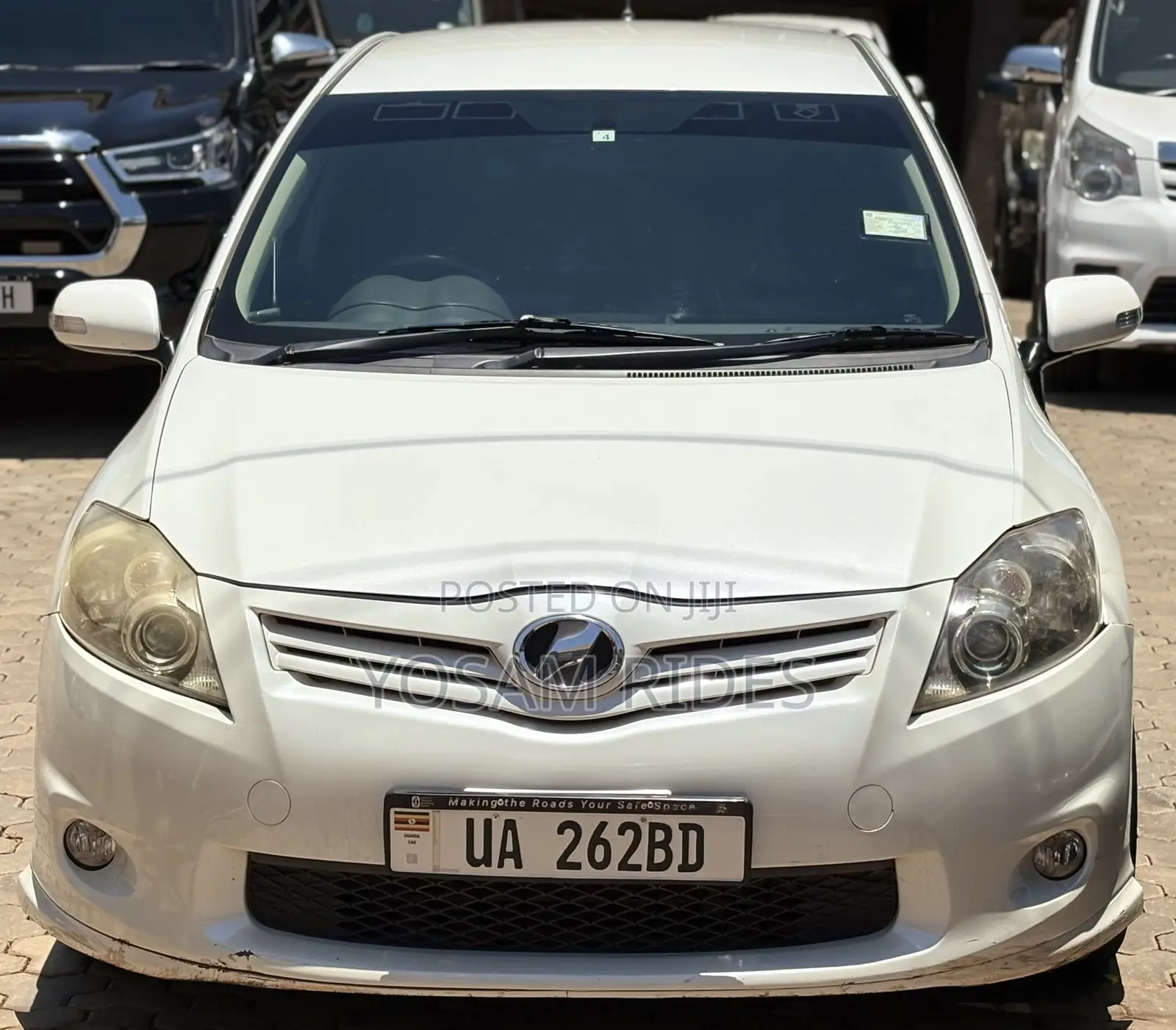 Toyota Auris 2011 White