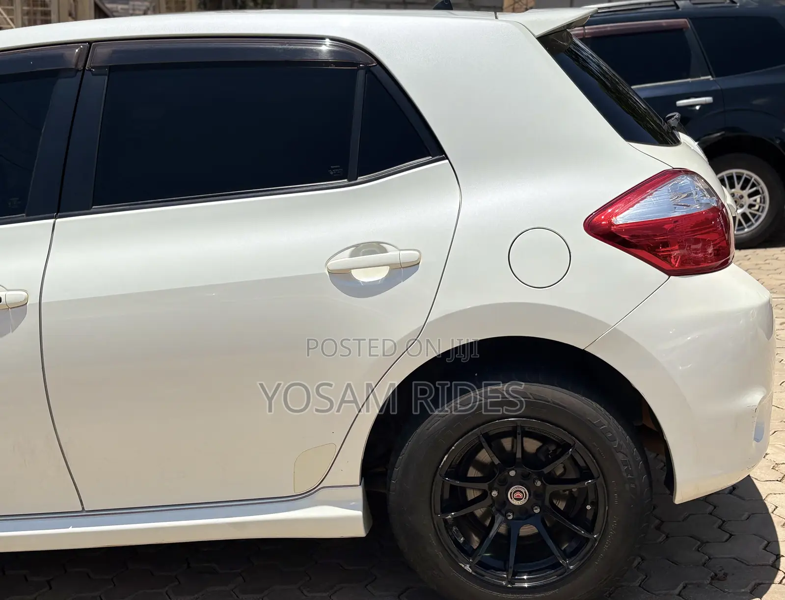 Toyota Auris 2011 White