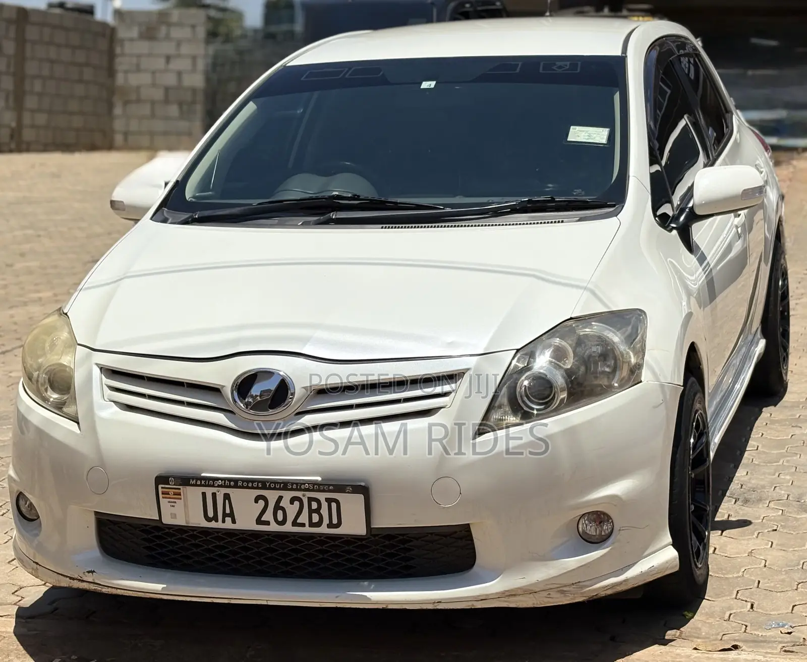 Toyota Auris 2011 White