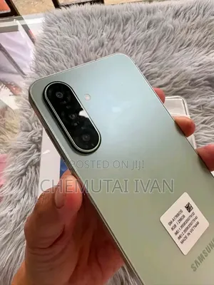New Samsung Galaxy A17 5G 256 GB Green