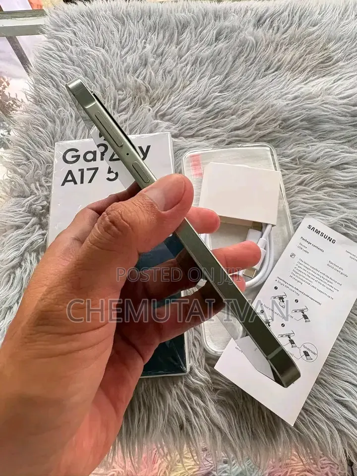 New Samsung Galaxy A17 5G 256 GB Green