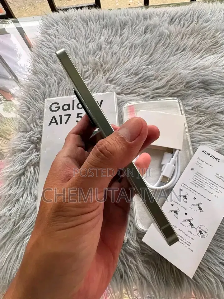 New Samsung Galaxy A17 5G 256 GB Green