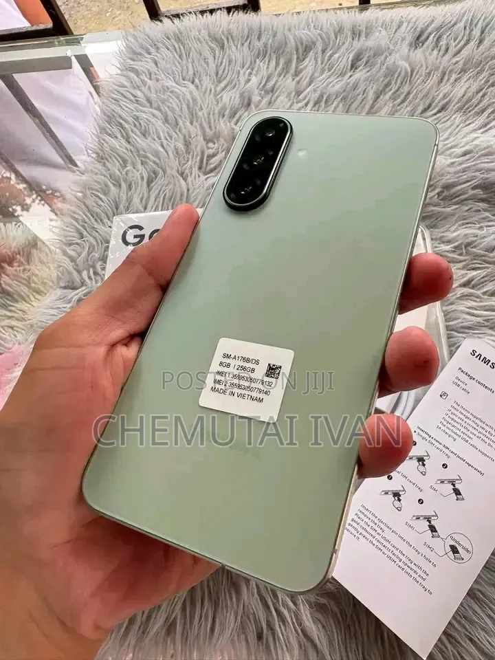 New Samsung Galaxy A17 5G 256 GB Green