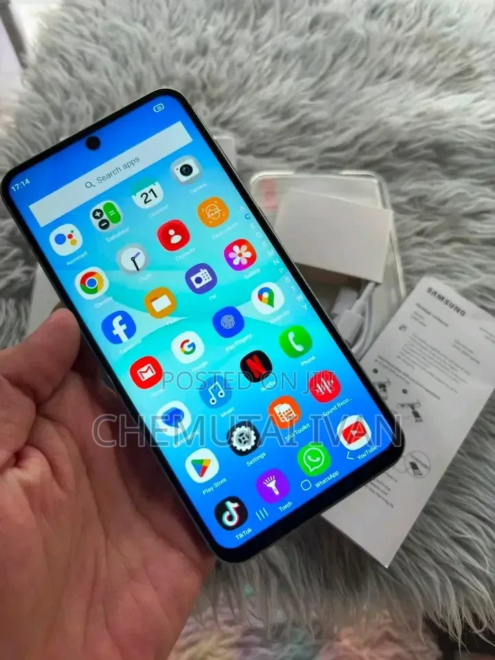 New Samsung Galaxy A17 5G 256 GB Green